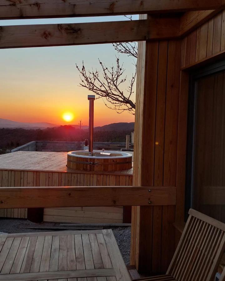 Апартаменты Panorama Glamping Vipavska Dolina Dobravlje Экстерьер фото