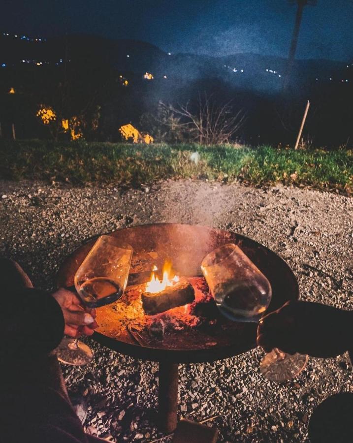 Апартаменты Panorama Glamping Vipavska Dolina Dobravlje Экстерьер фото