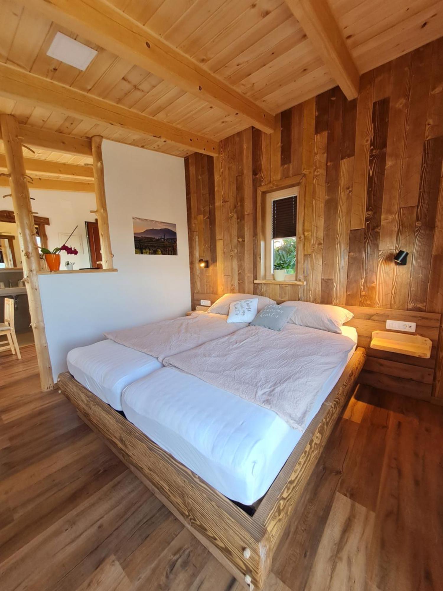 Апартаменты Panorama Glamping Vipavska Dolina Dobravlje Экстерьер фото