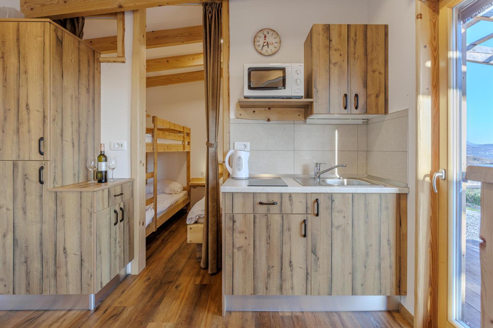 Апартаменты Panorama Glamping Vipavska Dolina Dobravlje Экстерьер фото